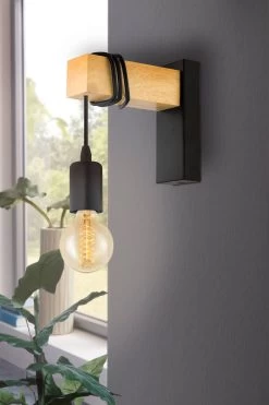 Eglo Townshend Wall Light